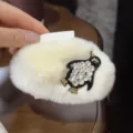 Pince à cheveux en fausse fourrure blanche avec strass design pingouin, accessoire mignon doux. - Blanc
