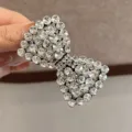 Pince à cheveux nœud en cristal étincelant, épingle élégante strass vue détaillée, accessoire mode. - Blanc