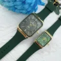 Grüne Silikon Paar Quarzuhr Detailansicht mit elegantem quadratischem Goldgehäuse und Strichindizes. - Grünes Zifferblatt Grünes Armband (Herren)