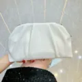 Λευκή πτυχωτή τσάντα clutch, κομψή τσάντα βραδινή, στυλάτη τσάντα ώμου για γυναίκες. - Λευκό