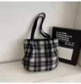 Retro black and white plaid tote bag for women, casual commuting shoulder bag with dual handles. - Black