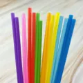 Cannucce da bevanda in plastica colorata sfuse, cannucce dritte multicolore per artigianato. - Colore Misto Casuale