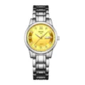 Dettaglio orologio al quarzo da donna, quadrante dorato, cinturino in metallo argentato. - Cinturino Argento Quadrante Oro