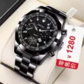 Primer plano de reloj de cuarzo negro con correa de acero inoxidable y bisel taquimétrico. - Estilo Weifeng / Correa Negra Esfera Negra
