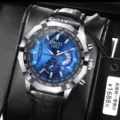 Vue détaillée de la montre quartz homme de luxe bleue avec tachymètre et bracelet en cuir. - Cadran Bleu en Cuir Style Dominant 4