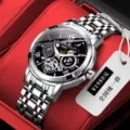 Vista dettagliata dell'orologio meccanico automatico con cinturino in acciaio e scatola regalo rossa. - Stile Cinturino Argento Quadrante Nero Acciaio