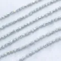 Detailopname van 4mm gefacetteerde kristallen kralen voor DIY handgemaakte sieraden. - Porseleingrijs AB (Ongeveer 100 Stuks)