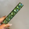 Vue détaillée de pince à cheveux strass cristal vert, barrette de luxe scintillante pour femmes. - Pince Droit (125643) / Vert clair