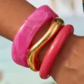 Chunky acrylic resin and metal stackable bracelet set for women fashion jewelry styling - Resin Bangle Set (6825102)