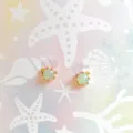 Vergoldete Metall-Ohrstecker mit hellgrünen Opal-Steinen, minimalistisches Design. - Stil 9 Grüner Stein (Goldfarben) / Stärke 0.8mm Länge 6mm