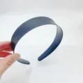 Plain black hair hoop detail view, flexible basic headband for daily styling and DIY crafts. - Concave DIY Headband Base / 3cm / Black