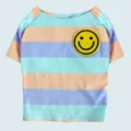 Leuke gestreepte huisdier t-shirt met gele smiley patch voor kleine honden herfst. - XS / Oranje Blauw Paars Glimlach