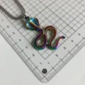Regenbogen beschichtet Kobra Schlange Anhänger Halskette, Metall Punk Stil Tierschmuck. - Kobra Anhänger(QX-K03) / bunt