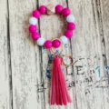 Bunter Silikonperlen Armband Schlüsselanhänger mit Holzperlen und eleganter PU Leder Quaste. - Stil 7