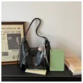 Sac à bandoulière noir style coréen, sac élégant en cuir PU avec doubles poches zippées. - Noir + Pendentif
