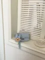 Borsetta trapuntata blu con ciondolo cucciolo di peluche, borsa a tracolla alla moda da donna. - con portachiavi / Blu
