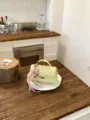 Elegante borsa trapuntata da donna con manico e grazioso ciondolo cane in peluche. - con portachiavi / Giallo