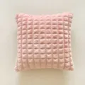 Coussin décoratif en peluche tondue rose, variante de coussin douillet pour canapé moderne. - 45x45cm Avec Noyau / Fourrure de Lapin Courte Double Face Grille Rose