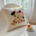 Joli coussin de canapé en chenille touffetée motif chien mignon pour décoration salon. - Housse + Intérieur / Chien pomme à pois
