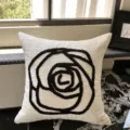 Housse de coussin en chenille minimaliste avec motif de rose brode noir pour canape salon. - Anneau de Rose / 45x45cm (Housse de coussin uniquement)