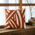 Moderne minimalistische Plüsch Strick Zierkissen mit abstrakten Linien für gemütliches Sofa. - Maillard Vortex Braun