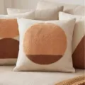 Housse de coussin géométrique tuftée moderne, beige et caramel motif cercle abstrait doux. - Housse 45x45cm / Grand Cercle Jaune Composé