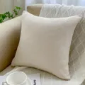 Moderner minimalistischer beigefarbener Kissenbezug aus Strick für gemütliches Sofa. - Elfenbein Gewebt Doppelseitige Chenille