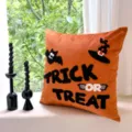 Housse de coussin orange Halloween avec broderie trick or treat, coussin déco effrayant. - Citrouille Farce ou Friandise