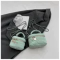 Damen mintgrüne gesteppte Ketten Mini Kosmetiktasche stylische Umhängetasche Handtasche - L / Blau