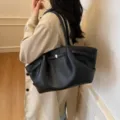 Black leather tote bag for women, large capacity shoulder bag, stylish casual daily purse. - Black Z