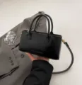 Sac à main minimaliste en cuir PU noir et sac bandoulière pour femme, petit sac élégant et chic. - Sans pendentif / Noir