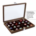 Caja de almacenamiento de madera de 24 rejillas para cristales con tapa de vidrio transparente. - 24 Rejillas / Veta de Madera de Nogal con Forro Marrón Rojizo