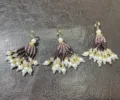 Ciondoli con nappa di perline di cristallo fatte a mano con perle e dettagli dorati. - Nappa Corta Viola Scuro