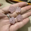 Perline di fiori in quarzo rosa naturale per creazione di gioielli fai da te. - 14mm x 7.9mm Spessore / Quarzo rosa