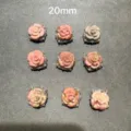 Cabochon in pietra preziosa rosa scolpita da 20 mm base in rame accessorio per gioielli - Spilla Fior di Rosa