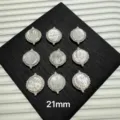 Vista dettagliata di ciondoli rotondi in madreperla con bordo di perle, 21 mm per creazioni fai da te. - 21mm / Zhalia Mu Argento