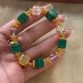 Bracciale in malachite verde e perle di cristallo con distanziatori in metallo dorato. - Blocco 12.8mm*11mm