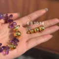 Bracciale in pietre di ametista con perline rotonde lisce placcate in oro 18K di varie misure. - Sfera Sotto Vuoto da 6mm