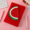 Plüsch Wassermelone Notizbuch Detailansicht, süßes flauschiges Frucht Tagebuch auf Rosa. - 14.5*21cm / Wassermelonenscheibe