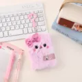 Süßes flauschiges Mini Notizbuch mit Pailletten Schleife tragbares Schüler Tagebuch Buch. - Rosa Schleife