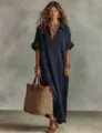 Vue détaillée de la robe ample unie à col V décontractée avec des accessoires de mode - S / Bleu marine