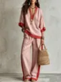 Vista dettagliata del top da donna con scollo a V a contrasto e pantaloni ampi con mezze maniche. - XS / Parte Superiore e Parte Inferiore / Rosa