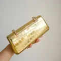 Goldene metallische Abendtasche mit Strassverschluss und eleganter Krokoprägung für Partys. - Gold 2