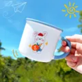 Primer plano detallado de la bonita taza de cerámica con asa azul y dibujo de conejo. - 350ml / Pequeño Conejo Buena Suerte