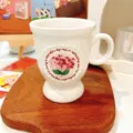 Ceramic coffee mug with floral design and high foot base for daily afternoon tea use. - 320ml / White Hydrangea