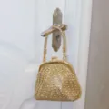 Goldene Strass Abendtasche mit Kussverschluss und Kristall Griff, elegante Tasche fuer Party. - Champagner