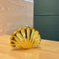 Goldene metallische Muschel-Clutch, stilvolle Acryl-Abendtasche für Damen, elegante Partytasche. - Gold