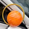 Oranger marmorierter Kugel Abendbeutel mit goldenem Ringgriff modernes minimalistisches Design - Fluid Orange