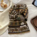 Detalle de la bufanda de punto grueso con patrón retro Fair Isle de invierno cálida para mujer. - 22*160cm / Amarillo Tierra