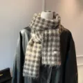 Cozy winter knitted plaid scarf, retro woolen checkered design, warm and versatile neckerchief. - Gray Beige Plaid